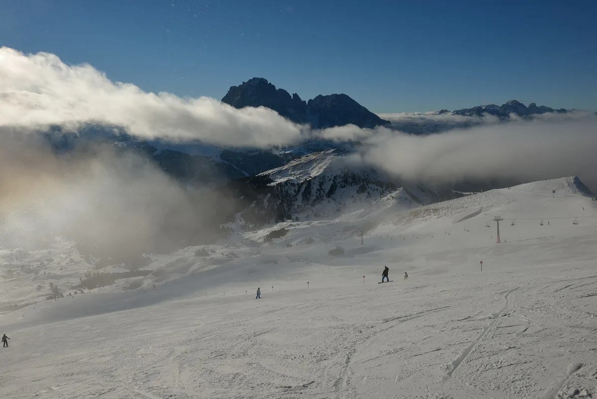 Come raggiungere l’Alpe di Siusi da Ortisei: guida aggiornata per il 2026