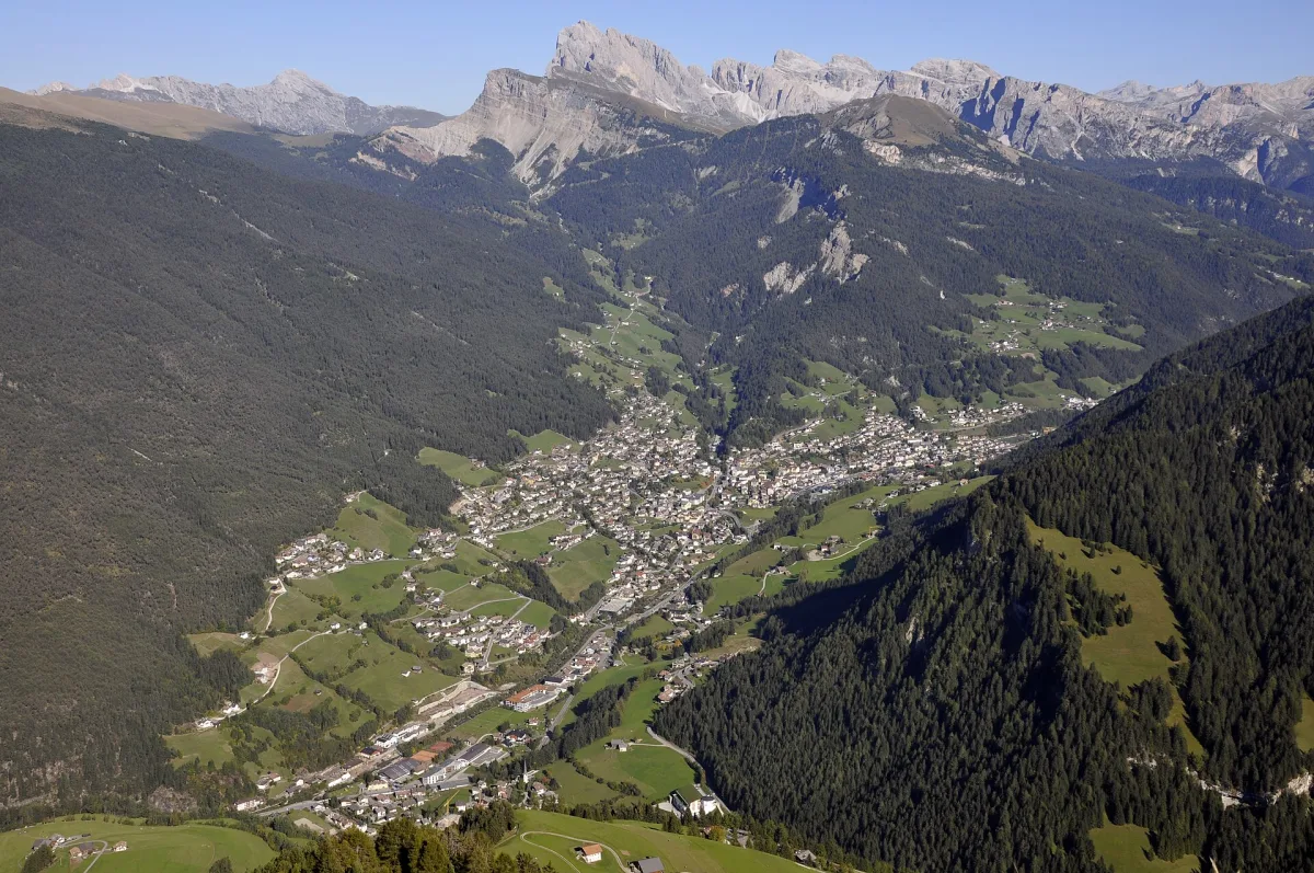Galleria Doris Ghetta: "Corpi Santi" & "Gli eredi della solitudine" Ortisei 2026: date e programma
